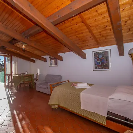 La Verbanina Apartments Гиффа