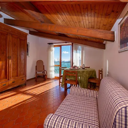 La Verbanina Apartments Апартаменты *