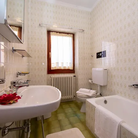 La Verbanina Apartments Апартаменты *
